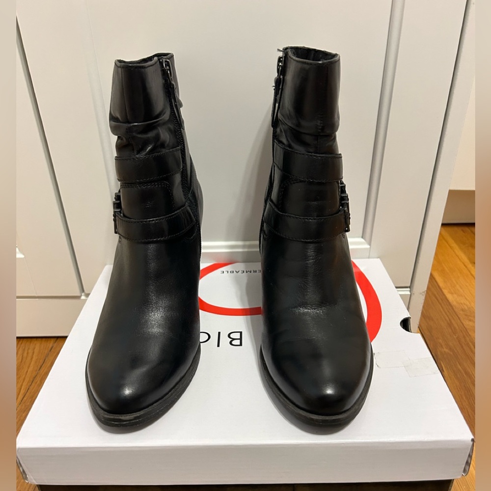 Tamaris black leather boots size 8 (EU 39)